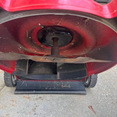 YARD MACHINES 21â€ Cut Push Mower *NOT RUNNING*