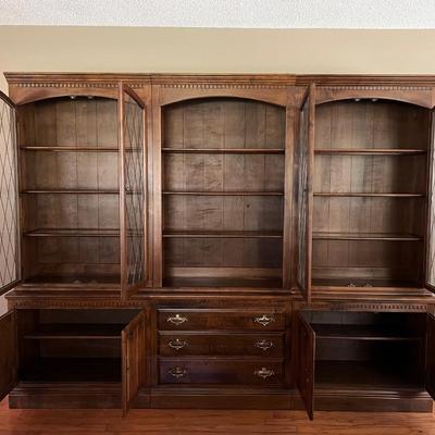 ETHAN ALLEN CLASSIC  Manor  Cabinet