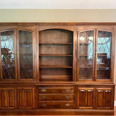 ETHAN ALLEN CLASSIC  Manor  Cabinet