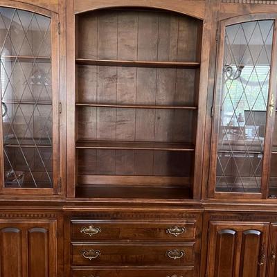 ETHAN ALLEN CLASSIC  Manor  Cabinet