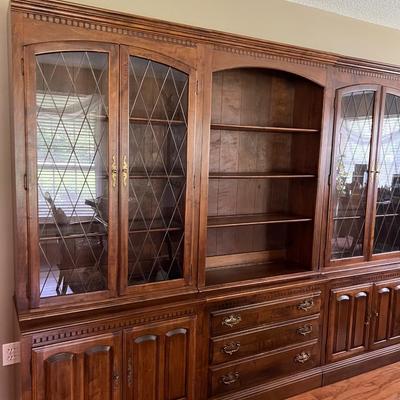 ETHAN ALLEN CLASSIC  Manor  Cabinet