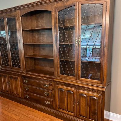 ETHAN ALLEN CLASSIC  Manor  Cabinet