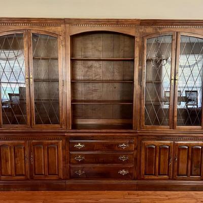 ETHAN ALLEN CLASSIC  Manor  Cabinet