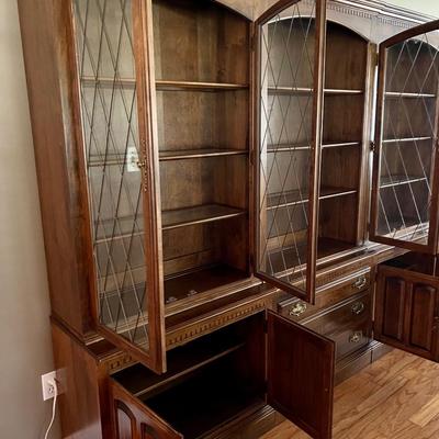 ETHAN ALLEN CLASSIC  Manor  Cabinet