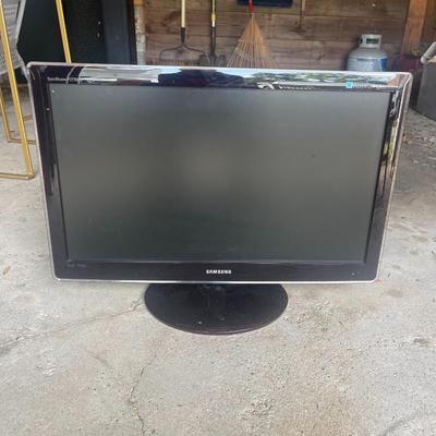 MEDIUM SAMSUNG TV (NO CORDS)