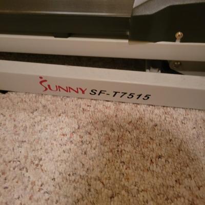 Sunny Health and Fitness Treadmill (WR-DW)