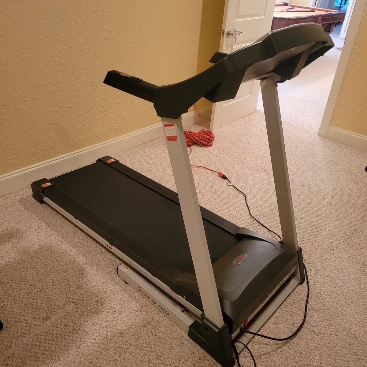 Sunny health and fitness treadmill wr dw estatesales
