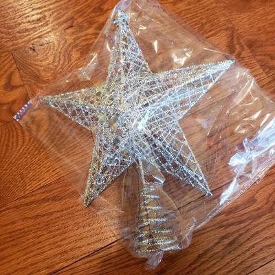 Christmas Decorations, Wrapping Paper and More (B3-KD)