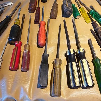 Assortment of Screwdrivers Inc. NIB (WS2-JS)