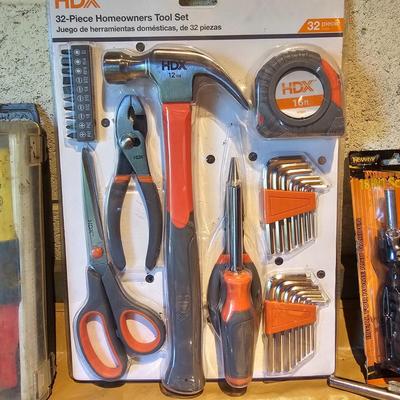 Assortment of Screwdrivers Inc. NIB (WS2-JS)