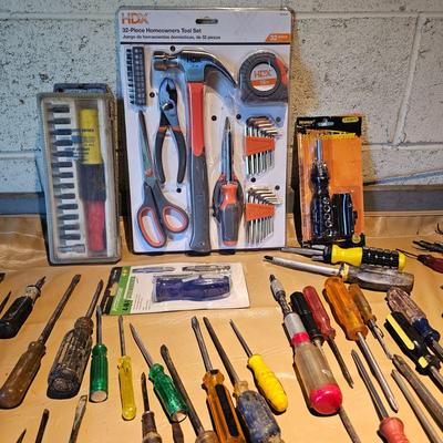 Assortment of Screwdrivers Inc. NIB (WS2-JS)