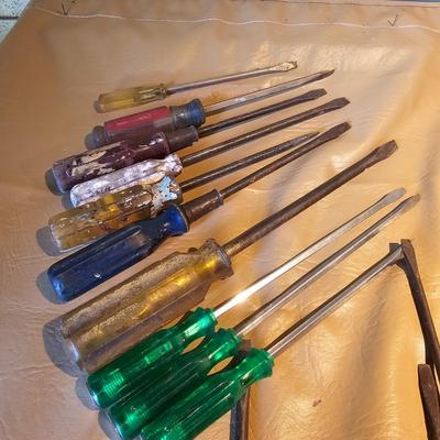 Assortment of Screwdrivers Inc. NIB (WS2-JS)