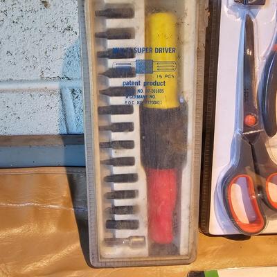 Assortment of Screwdrivers Inc. NIB (WS2-JS)