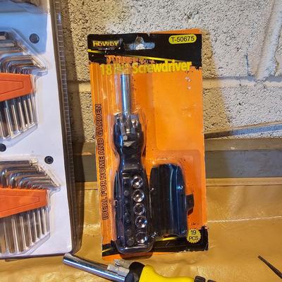 Assortment of Screwdrivers Inc. NIB (WS2-JS)