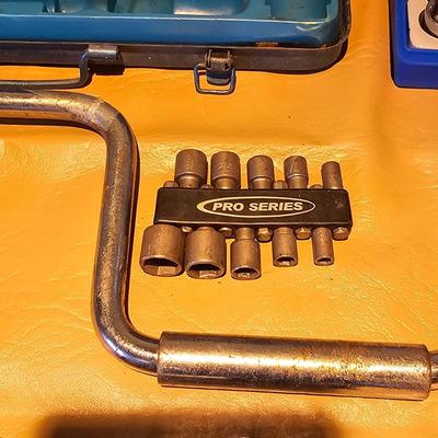 Assorted  Sockets & Ratchets  (WS2-JS)