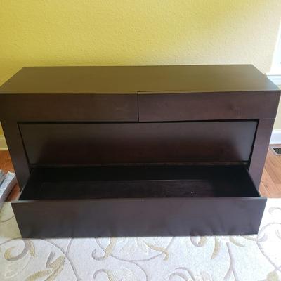 Five Piece Bedroom Suite by HuppÃ© & FrÃ¨res LtÃ©e (PB-KD)