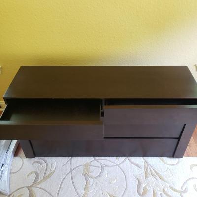 Five Piece Bedroom Suite by HuppÃ© & FrÃ¨res LtÃ©e (PB-KD)