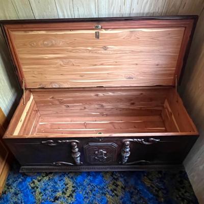 Cavalier Cedar Lined Chest (UB-RG)
