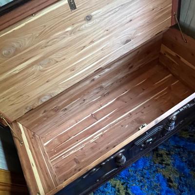 Cavalier Cedar Lined Chest (UB-RG)