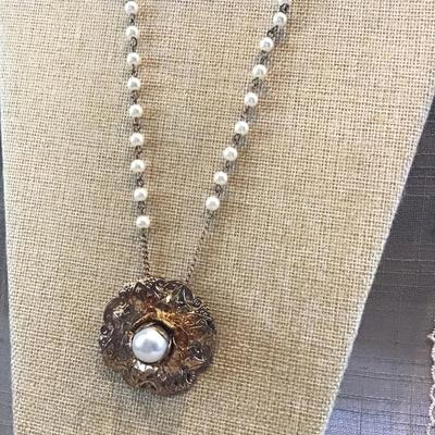 Vintage Necklace With Faux Pearl chain