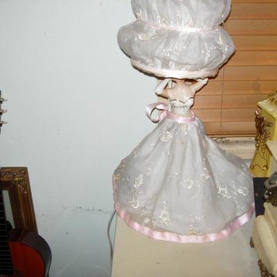 Vintage Bonnet Lamp