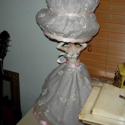 Vintage Bonnet Lamp