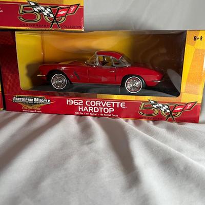 ERTL American Muscle 1962/1953 Chevy Corvette 1/18 Diecast Collectible Cars (UB-RG)