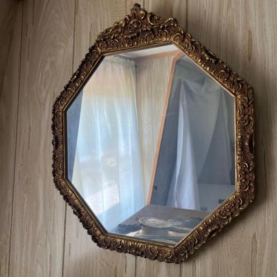 Vintage Vanity (UBA-RG)