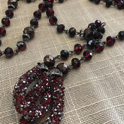 Red Glass Beaded Fashion Necklace