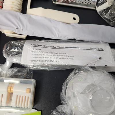 Large Lot of Baking Kitchen Utensils Cake Making Cake Knife !!Look over Photos!!