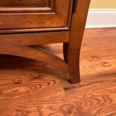 American Signature China Cabinet (DR-MK)