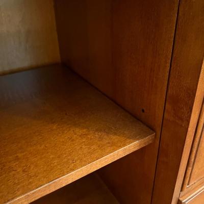 American Signature China Cabinet (DR-MK)