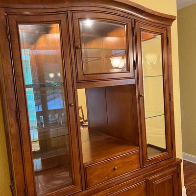 American Signature China Cabinet (DR-MK)