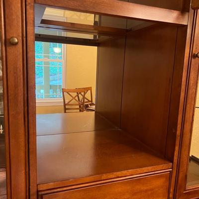 American Signature China Cabinet (DR-MK)
