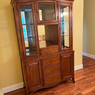 American Signature China Cabinet (DR-MK)
