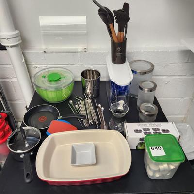 Mix Lot of Kitchen Items , Salad Spinner, Glass fermentation weights, T-fal Pans