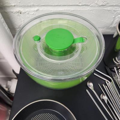 Mix Lot of Kitchen Items , Salad Spinner, Glass fermentation weights, T-fal Pans