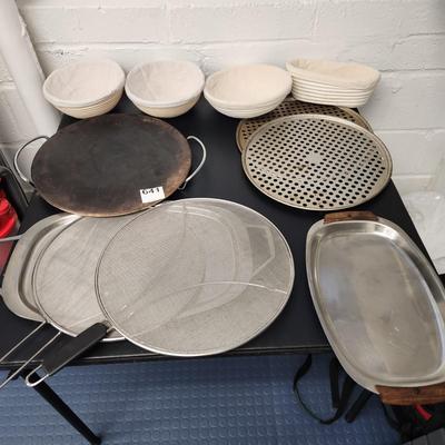 Lot Kitchen Items Hoffritz 15â€œ Pizza Baking Stone ,4 Bread Rolls baskets and More See Pics