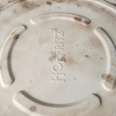 Lot Kitchen Items Hoffritz 15â€œ Pizza Baking Stone ,4 Bread Rolls baskets and More See Pics