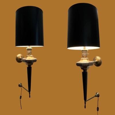 PAIR OF MID CENTURY HOLLYWOOD REGENCY WALL MOUNTED LAMPS