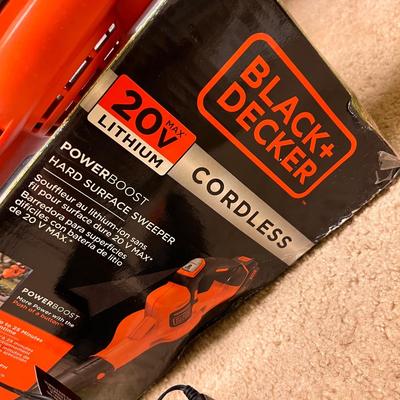 Black + Decker Leaf Blower + 2 Charger Bases