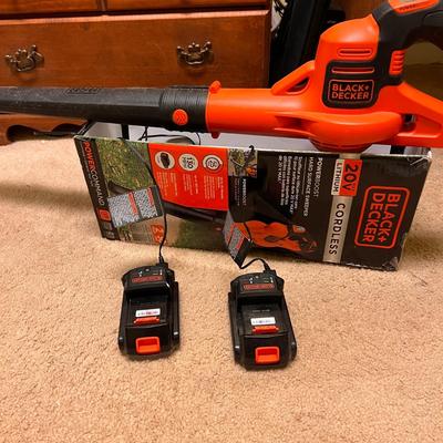 Black + Decker Leaf Blower + 2 Charger Bases