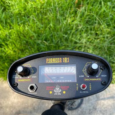 Pioneer 101 Metal Detector