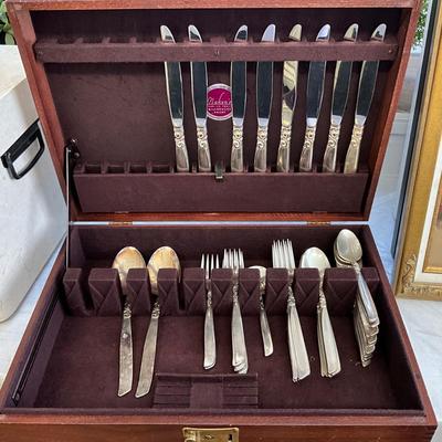 818 Oneida 49pc Set of South Seas Community Plate with Flatware Chest