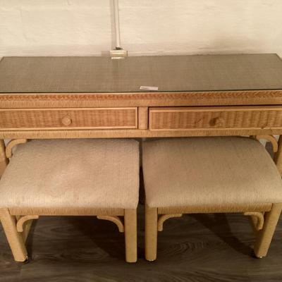 Consol table with two stools
