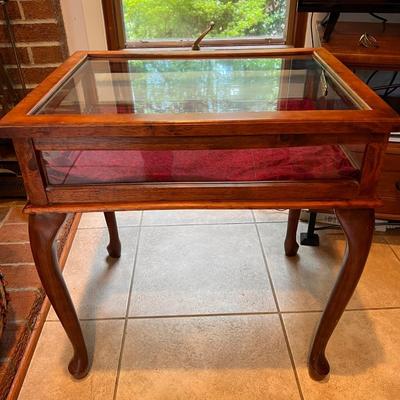 Vintage Queen Anne Style Display Case Table