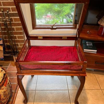Vintage Queen Anne Style Display Case Table