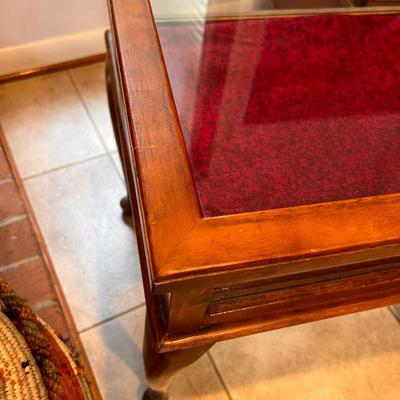 Vintage Queen Anne Style Display Case Table