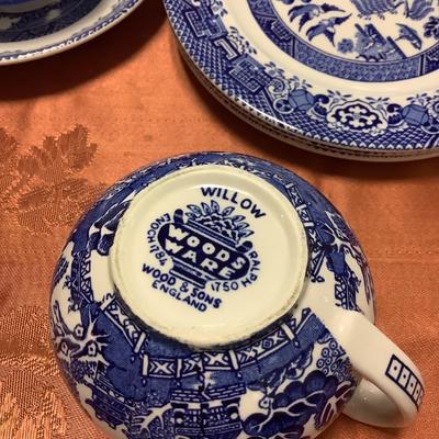 Willow Wood & Sons England Blue Willow with Dinnerware 33 pieces