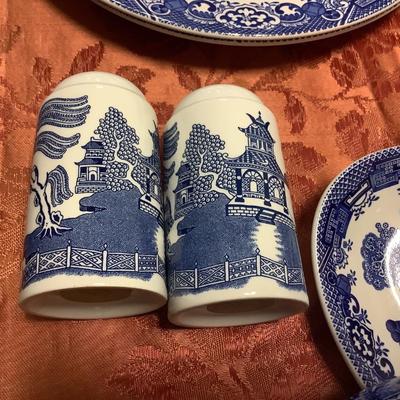 Willow Wood & Sons England Blue Willow with Dinnerware 33 pieces